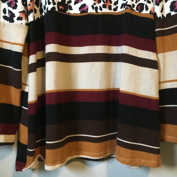 Colourblock Animal Print Soft Knit Rayon Sweater - Picture 4 of 16